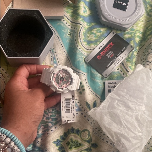 Brand new g shock beautiful watch for women or men which ever . - Picture 1 of 3
